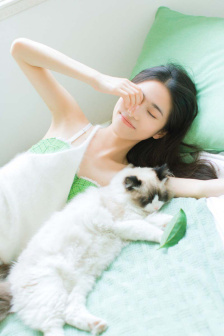 黑皮辣妹